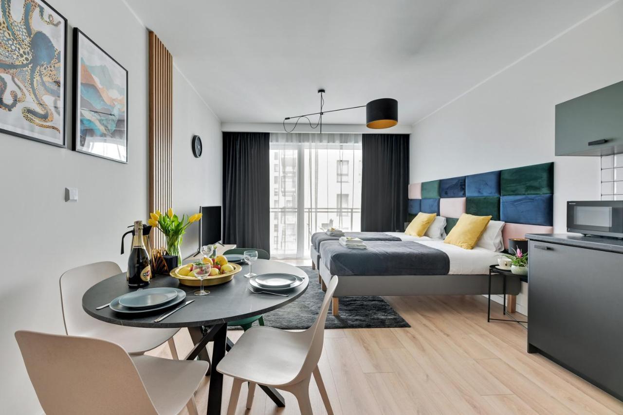 Apartament Walowa Shipyard Gdańsk Exteriör bild